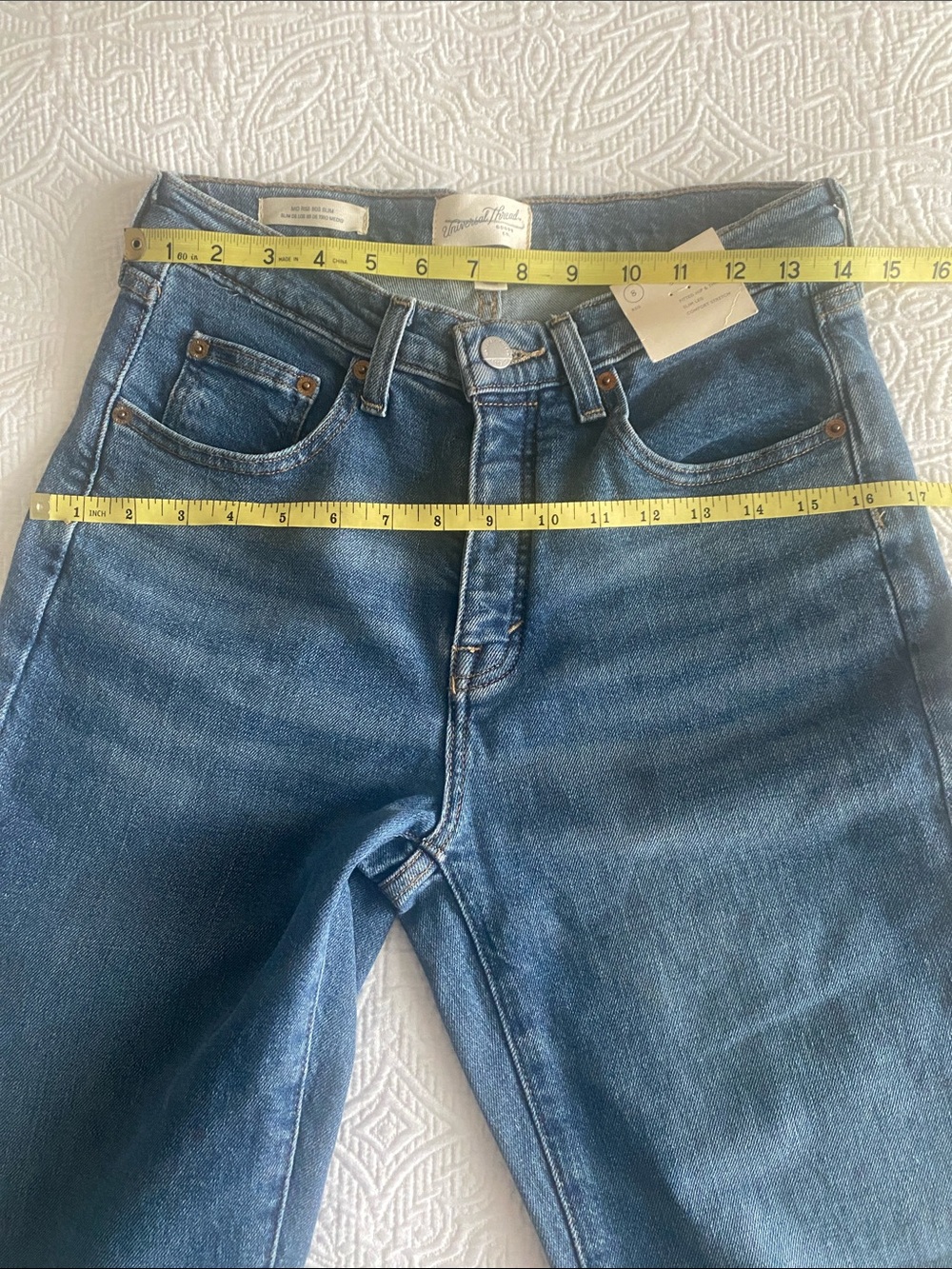 Universal Thread Mid-Rise Button Fly 80’s Slim Fitted Hip & Thigh Blue Jeans Sz8 - Picture 10 of 12